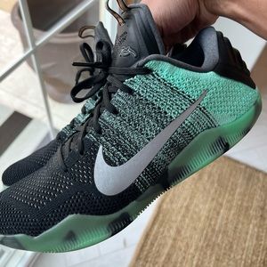 Kobe 11 XI “Northern Lights” Size 11